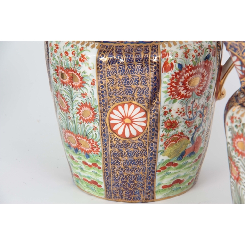 79 - A GOOD GRADUATED SET OF THREE EARLY 19TH CENTURY CHAMBERLAINS WORCESTER JUGS  each decorated and gil... 