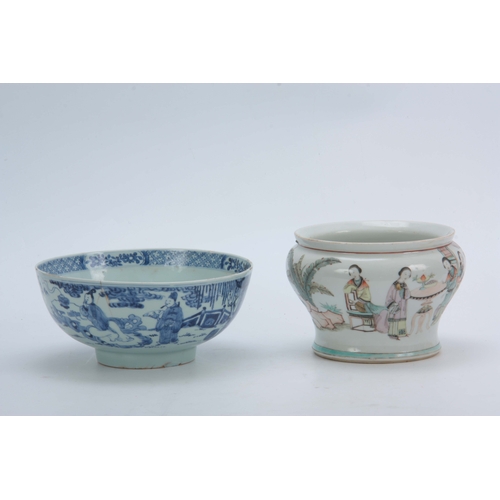 144 - A 19TH CENTURY BLUE AND WHITE CHINESE BOWL decorated with figural garden scenes 10cm high TOGETHER W... 