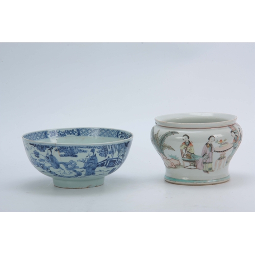 144 - A 19TH CENTURY BLUE AND WHITE CHINESE BOWL decorated with figural garden scenes 10cm high TOGETHER W... 