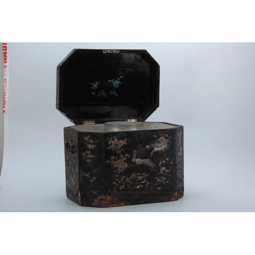 225 - AN 18TH CENTURY CHINESE EXPORT LACQUER TEA CADDY OF EXTRA LARGE PROPORTIONS with mother of pearl chi... 