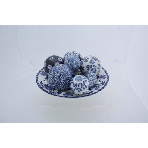 84 - A SELECTION OF 7 MID 20TH CENTURY BLUE AND WHITE CERAMIC CARPET BOWLS WITH A DELFT PLATE, of varying... 