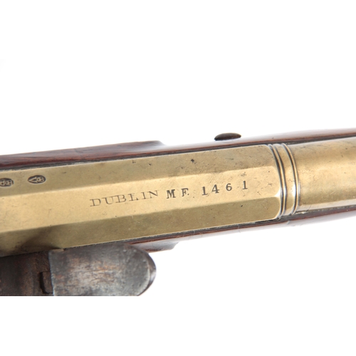 427 - HUTCHINSON, DUBLIN. A 19th CENTURY IRISH BRASS BARREL BLUNDERBUSS the barrel stamped Dublin MF 1461 ... 