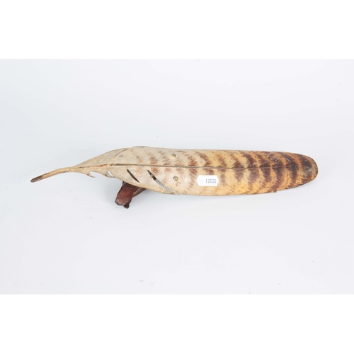 535 - ATT. TO FRANZ BERGMAN. A LATE 19th CENTURY AUSTRIAN COLD PAINTED BRONZE PEN TRAY modelled as a hawk ... 