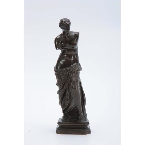 557 - A LATE 19th CENTURY GRAND TOUR PATINATED BRONZE SCULPTURE modelled as Venus de Milo on canted steppe... 