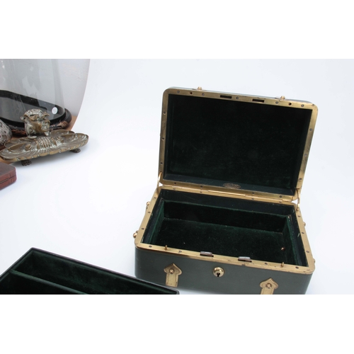 890 - AN EARLY 20th CENTURY LEATHER BOUND JEWELRY CASKET BY TIFFANY & CO. 550 BROADWAY, NEW YORK the b... 