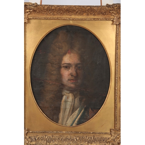 794 - AN 18TH CENTURY OIL ON CANVAS PORTRAIT OF A GENTLEMAN oval 51cm high 40cm wide - in a gilt moulded f... 