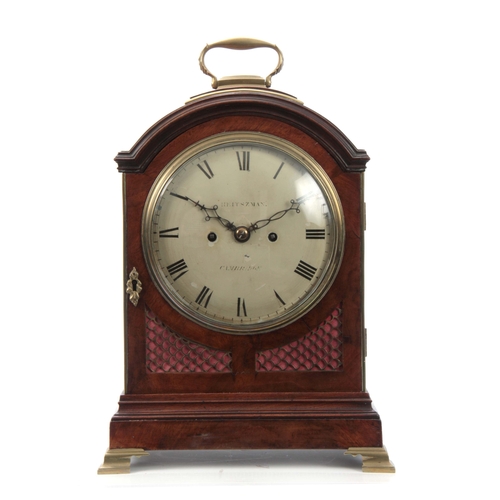 1098 - HEITSZMAN, CAMBRIDGE. AN EARLY 19th CENTURY FIGURED MAHOGANY VERGE BRACKET CLOCK the archtop case wi... 