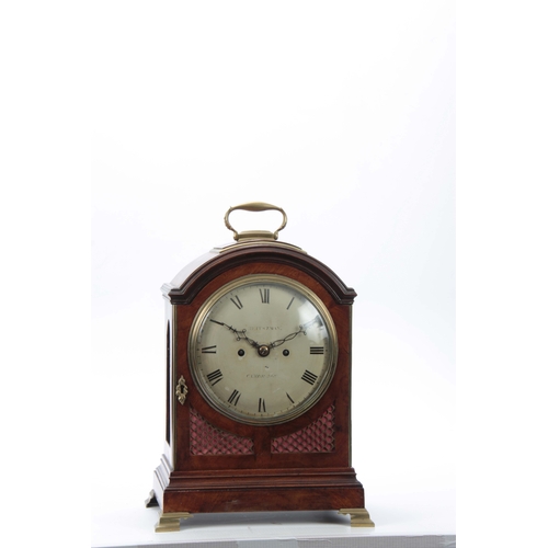 1098 - HEITSZMAN, CAMBRIDGE. AN EARLY 19th CENTURY FIGURED MAHOGANY VERGE BRACKET CLOCK the archtop case wi... 