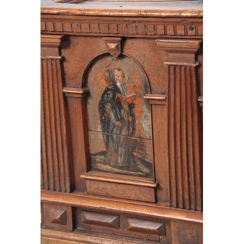 1146 - AN EARLY 17TH CENTURY CONTINENTAL WALNUT STONG BOX / CASKET the panelled top fitted with an elaborat... 