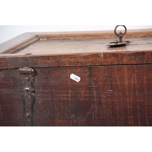 1146 - AN EARLY 17TH CENTURY CONTINENTAL WALNUT STONG BOX / CASKET the panelled top fitted with an elaborat... 