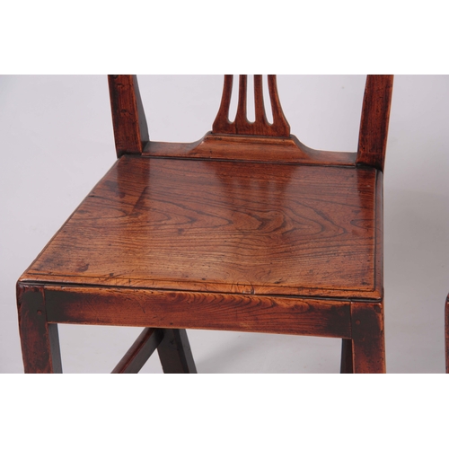 1201 - A PAIR OF GEORGE III HEPPELWHITE STYLE COUNTRY ELM AND FRUITWOOD SIDE CHAIRS of pegged construction ... 