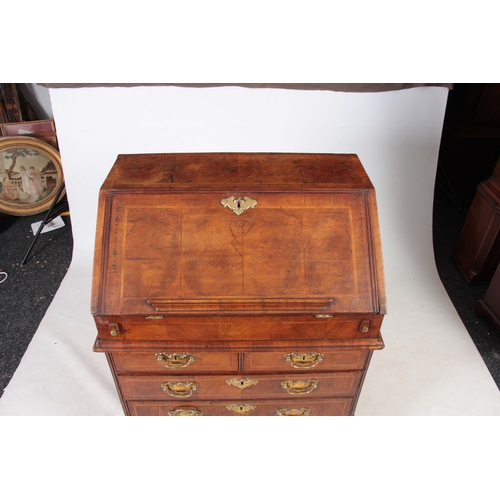 1234 - A LATE 17TH/EARLY18TH CENTURY HERRINGBONE STRUNG CROSSBANDED FIGURED WALNUT BUREAU OF SMALL SIZE the... 