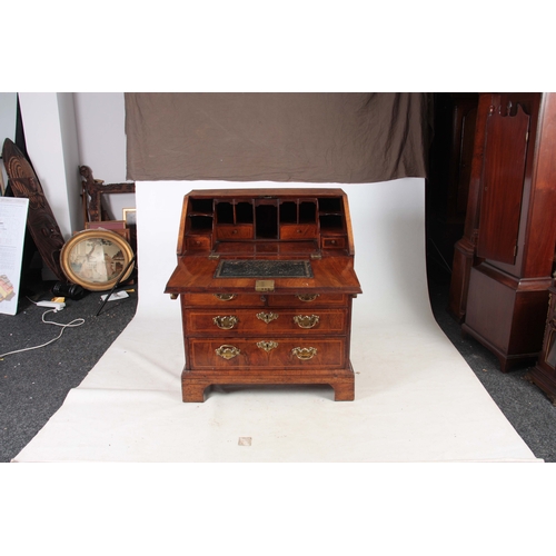 1234 - A LATE 17TH/EARLY18TH CENTURY HERRINGBONE STRUNG CROSSBANDED FIGURED WALNUT BUREAU OF SMALL SIZE the... 