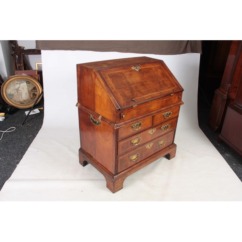 1234 - A LATE 17TH/EARLY18TH CENTURY HERRINGBONE STRUNG CROSSBANDED FIGURED WALNUT BUREAU OF SMALL SIZE the... 