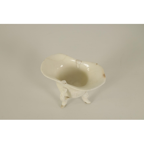 125 - AN 18TH/19TH CENTURY CHINESE BLANC DE CHINE MINIATURE SAUCE BOAT with side handle and double lipped ... 