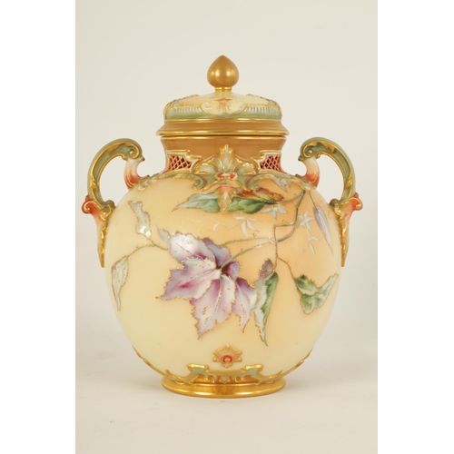 60 - A FINE ROYAL WORCESTER PORCELAIN POTPOURRI JAR AND COVER DECORATED WITH ENAMEL AND GILT EDGED FLORAL... 