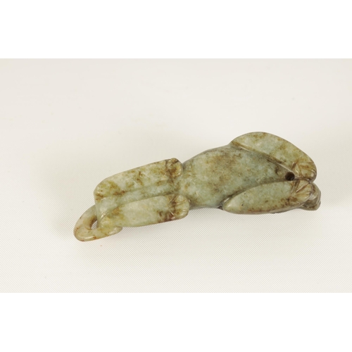 97 - A 19TH CENTURY CHINESE RUSET JADE CARVED SCULPTURE formed as a recumbent dog (7cm wide )