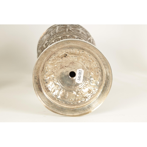 206 - AN IMPRESSIVE LATE 19TH/EARLY 20TH CENTURY ANGLO INDIAN SILVER TROPHY CUP IN A FITTED CARVED HARDWOO... 