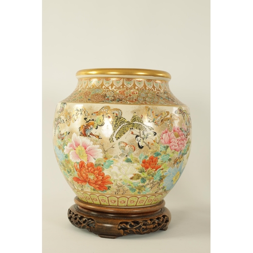 224 - A FINE JAPANESE MEIJI PERIOD SATSUMA VASE of bulbous form decorated with a continuous floral and but... 