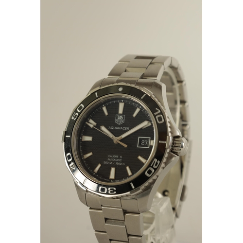 285 - A GENTLEMAN’S STAINLESS STEEL TAG HEUER AQUARACER AUTOMATIC WRISTWATCH Calibre 5, with a 500 meter d... 