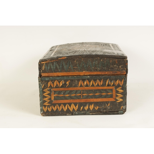 489 - AN EARLY 18TH CENTURY PRISONER OF WAR INLAID STRAW-WORK DOME TOP BOX with hinged lid and inlaid with... 