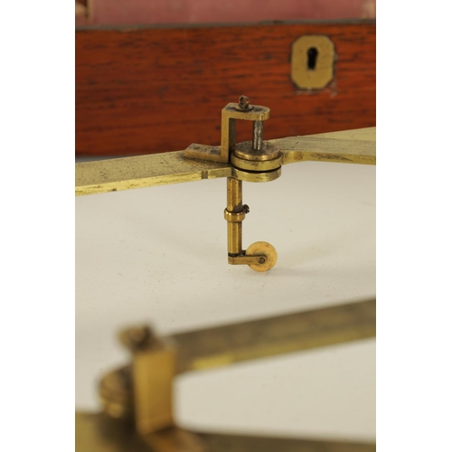 612 - A GEORGE III MAHOGANY CASED PANTOGRAPH BY BENJAMIN MARTIN circa 1780, in lacquered brass with cloth-... 