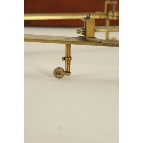 612 - A GEORGE III MAHOGANY CASED PANTOGRAPH BY BENJAMIN MARTIN circa 1780, in lacquered brass with cloth-... 