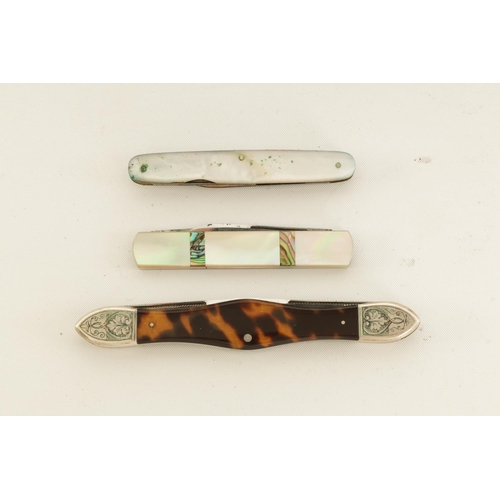 624 - A GOOD QUALITY JOSEPH RODGERS FOUR BLADE FOLDING KNIFE AND TWO OTHERS the Rodgers knife in unused co... 