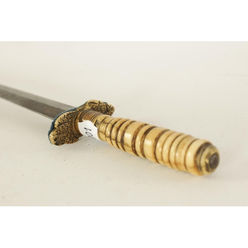 645 - AN 18TH/19TH CENTURY BONE HANDLED AMERICAN DAGGER the turned bone grip with gilt double-eagle cross-... 