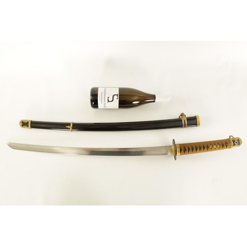 652 - AN EARLY 20TH CENTURY JAPANESE NAVAL OFFICER'S SAMURAI KATANA SWORD the grip with green cloth bindin... 