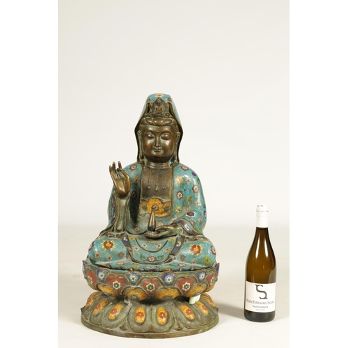 125 - A LARGE QIANLONG PERIOD CHINESE CLOISONNE ENAMEL BRONZE SEATED GUANYIN BUDDHA with an all-around flo... 