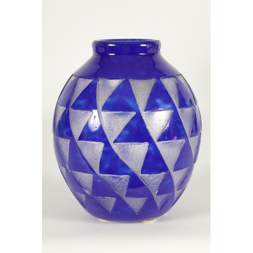 2 - DAVID GUERON FOR DEGUE. A 1930'S FRENCH ART DECO GLASS VASE of ovoid form with collar neck, cased in... 