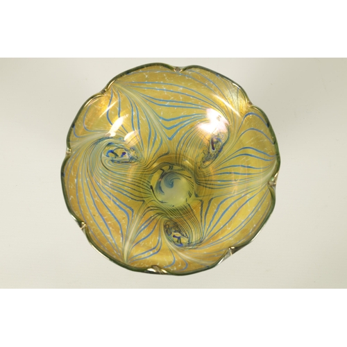 26 - AN EARLY 20TH-CENTURY IRIDESCENT GLASS FRITZ HECKERT ‘CHANGEANT’ VASE BY OTTO THAMM with crimped edg... 