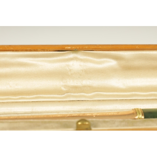 300 - A LATE 19TH CENTURY CASED FABERGE 14CT GOLD AND NEPHRITE PAPERKNIFE, WORKMASTER ERIK KOLLIN (1836 - ... 