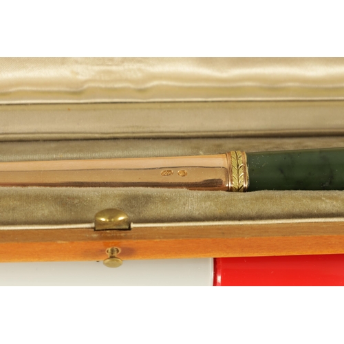 300 - A LATE 19TH CENTURY CASED FABERGE 14CT GOLD AND NEPHRITE PAPERKNIFE, WORKMASTER ERIK KOLLIN (1836 - ... 