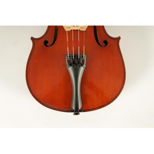 498 - A GOOD QUALITY EARLY 20TH CENTURY FULL SIZE ITALIAN VIOLIN LABELLED RICCARDO ANTONIAZZI having a two... 