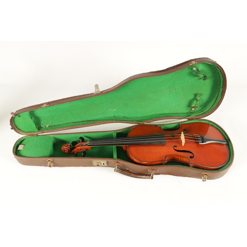 498 - A GOOD QUALITY EARLY 20TH CENTURY FULL SIZE ITALIAN VIOLIN LABELLED RICCARDO ANTONIAZZI having a two... 