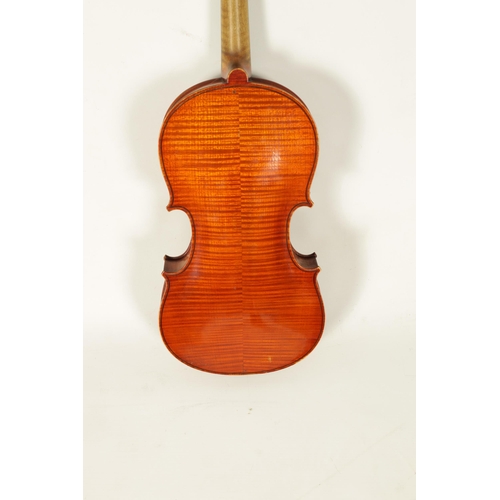 498 - A GOOD QUALITY EARLY 20TH CENTURY FULL SIZE ITALIAN VIOLIN LABELLED RICCARDO ANTONIAZZI having a two... 