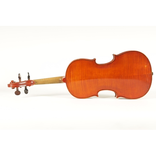 498 - A GOOD QUALITY EARLY 20TH CENTURY FULL SIZE ITALIAN VIOLIN LABELLED RICCARDO ANTONIAZZI having a two... 