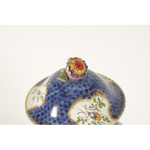 58 - A LATE 19TH CENTURY FIRST PERIOD WORCESTER TYPE TWO-HANDLED SHOULDERED VASE AND COVER - PROBABLY SAM... 