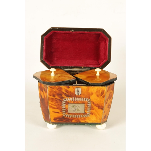 582 - A REGENCY TORTOISESHELL AND IVORY BANDED SARCOPHAGUS TEA CADDY with hinged moulded lid enclosing a d... 