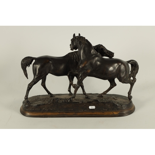 706 - AFTER PIERRE JULES MENE. A 19TH CENTURY EQUESTRIAN BRONZE SCULPTURE 