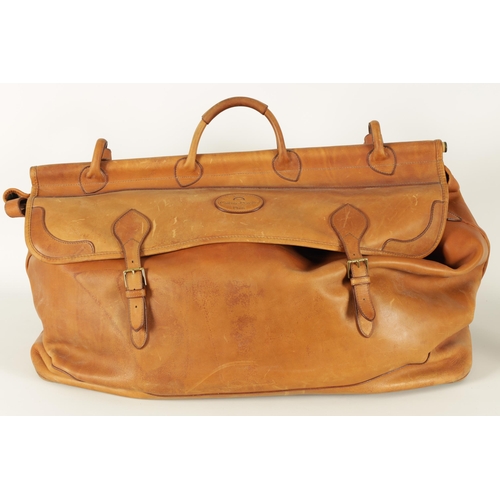 736 - A VERY GOOD QUALITY LARGE TAN LEATHER GLADSTONE STYLE BAG made by the French gunsmiths Gastinne Rene... 