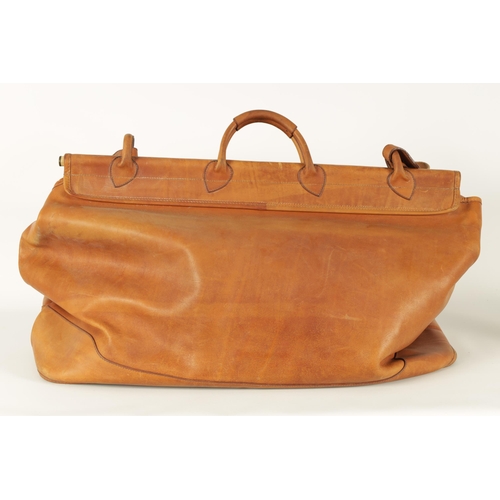 736 - A VERY GOOD QUALITY LARGE TAN LEATHER GLADSTONE STYLE BAG made by the French gunsmiths Gastinne Rene... 