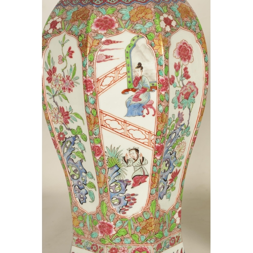 91 - A FINE PAIR OF 19TH CENTURY SAMSON ORIENTAL STYLE VASES AND COVERS of octagonal bulbous form with sh... 