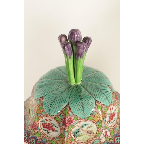 91 - A FINE PAIR OF 19TH CENTURY SAMSON ORIENTAL STYLE VASES AND COVERS of octagonal bulbous form with sh... 