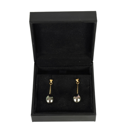 305 - A LARGE PAIR OF 18CT GOLD AND BLACK PEARL DROP EARRINGS Total weight app. 7.8g (36mm long)