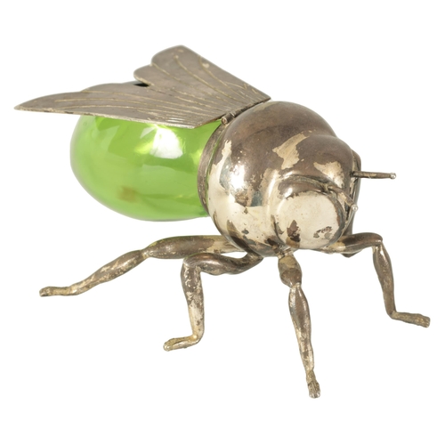 338 - A 1920'S MAPPIN AND WEBB NOVELTY HONEY POT modelled as a bee with green glass body and hinged silver... 