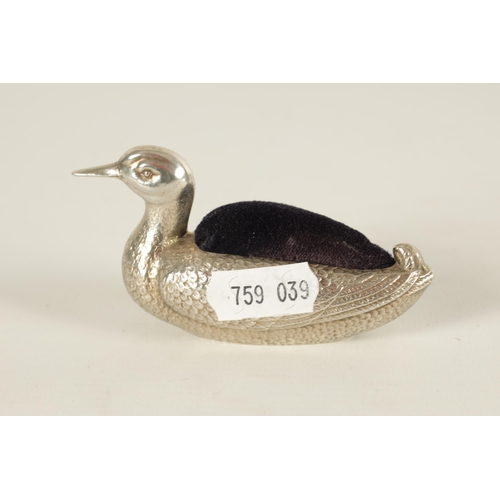 351 - A RARE EDWARD VII SILVER PIN CUSHION IN THE FORM OF A DUCK by Sampson Mordan Co, Chester 1905. (8.5c... 