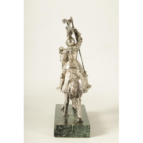 365 - AN EARLY 20TH CENTURY FILLED SILVER KNIGHT ON HORSE BACK mounted on an Antico Verde marble base. (20... 